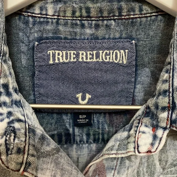 True Religion Women’s Boxy Step Hem Top Muted Floral. Size Small - Picture 4 of 10